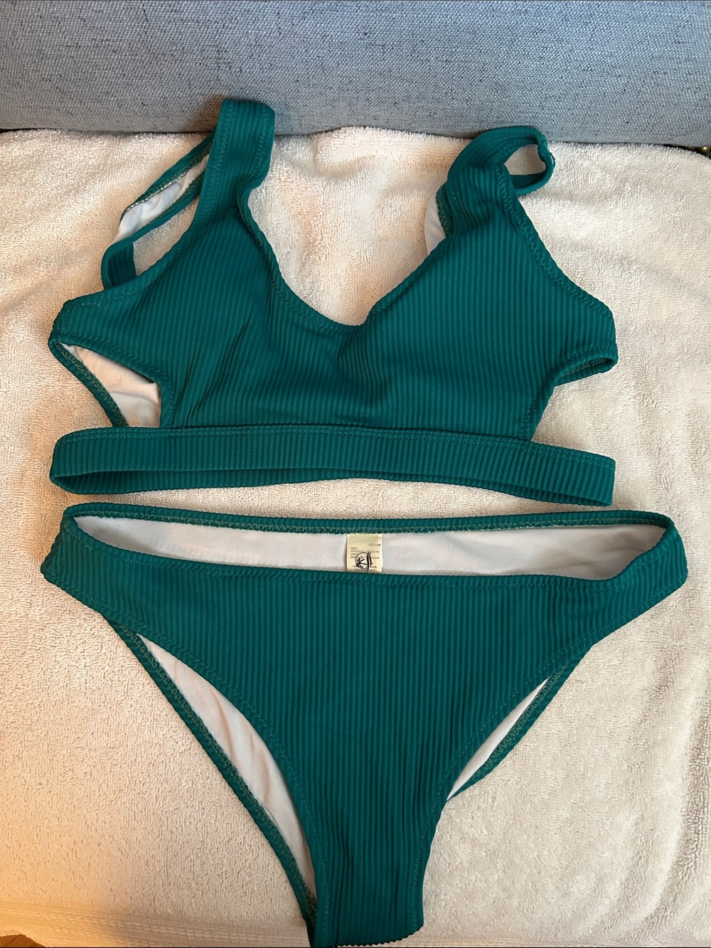 Cupshe Emerald Ribbed Bikini Set - Picture 1 of 5